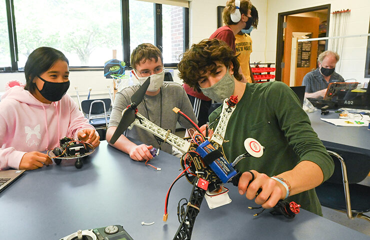 Students Combine Sustainability and Science with New Robotics Programming –  George School